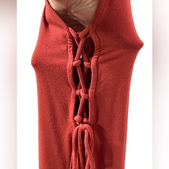 Wishlist sleeveless high neck open sides that lace up in burnt orange - Picture 6 of 6